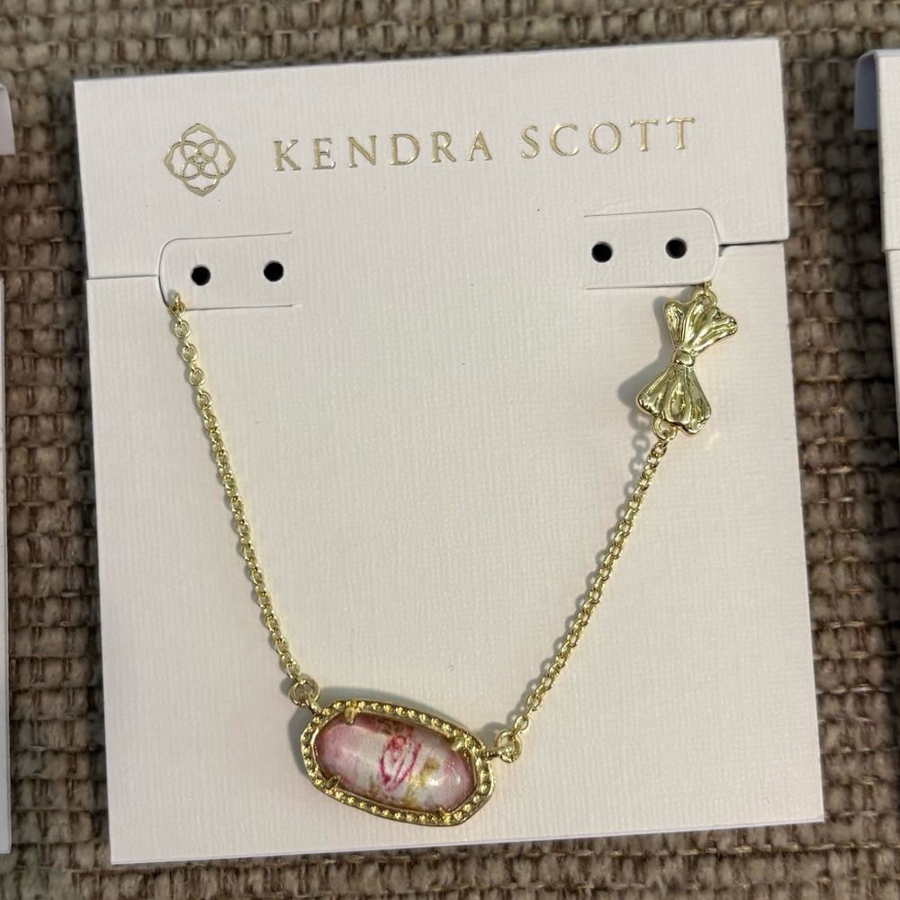 Kendra Scott Gold Necklace with Pink Oval Pendant - Picture 1 of 1